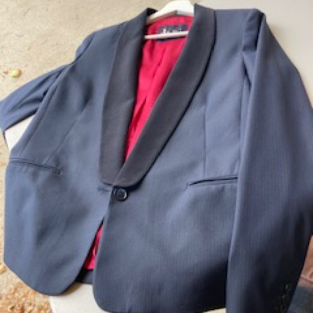 Blazer - Picture 9 of 10